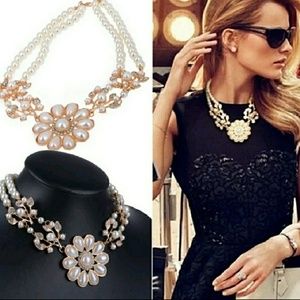 🎉Best in Boutiques Faux Pearl Statement Necklace